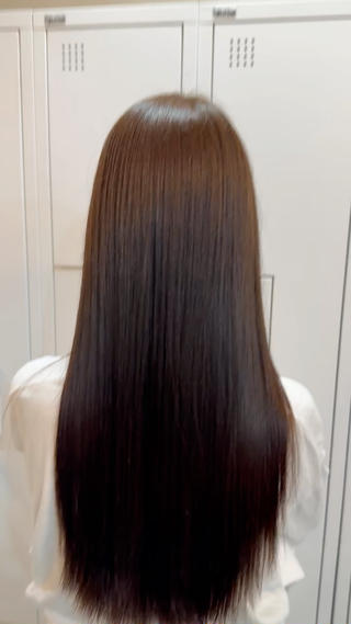 ロング カラー 三條 朋香のヘアスタイル