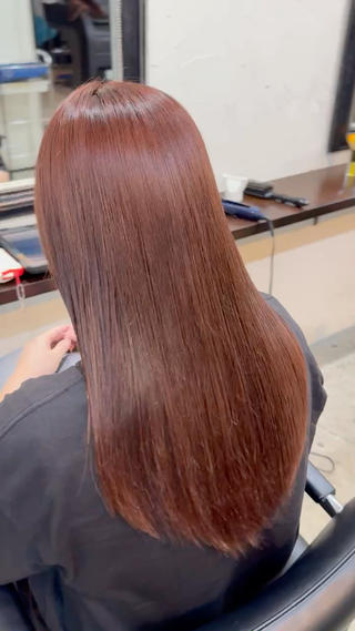 ロング カラー 三條 朋香のヘアスタイル
