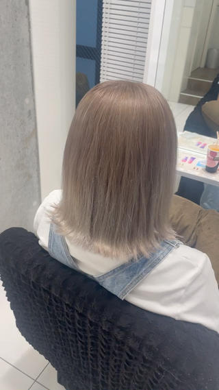 ミディアム カラー yuzuna ハイトーン 天神のヘアスタイル