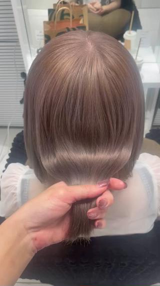 ミディアム カラー yuzuna ハイトーン 天神のヘアスタイル