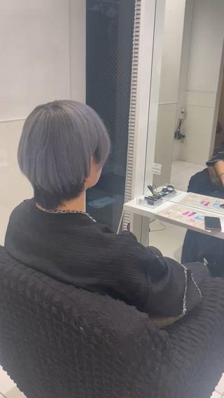 ショート カラー yuzuna ハイトーン 天神のヘアスタイル