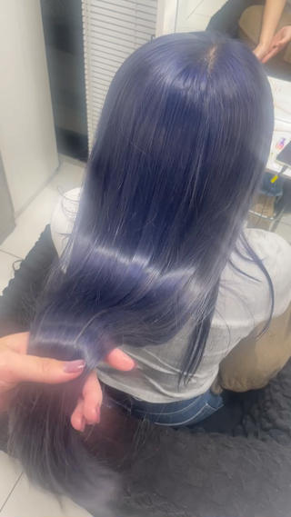 ロング yuzuna ハイトーン 天神のヘアスタイル