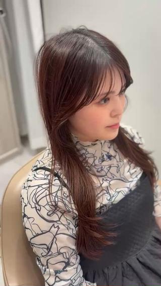 1人ひとりにあったヘアメイクをスタイリストの方に教えて頂きながらご提案させて頂いております