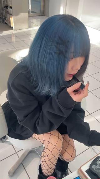 ブルー×グレーのツートンばってんカラー