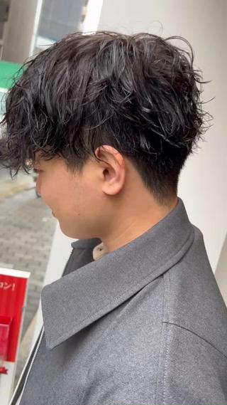 スパイラルパーマで大人っぽい雰囲気