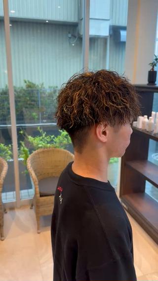 パーマ メンズ 荒木 郁実のヘアスタイル
