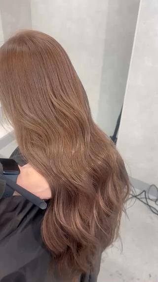 ロング ジゼル小倉谷内尾祐音 ケアブリーチのヘアスタイル