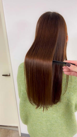 髪を整える時間は、自分を大切にする瞬間
縮毛矯正で美髪を手に入れませんか?
周期は𝟥ヶ月〜𝟨ヶ月に一度がおすすめ!
前髪がある方は前髪だけ上記の半分の周期でかけるのもおすすめです
@𝗄𝗒𝗈𝗎_𝗋𝖾𝖼𝗁𝖺𝗋𝗆𝖾𝟢𝟨