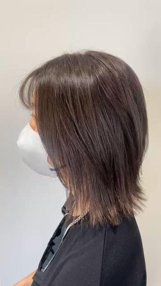 グレージュ系の色味で艶感のあるヘアカラーがお勧め♪