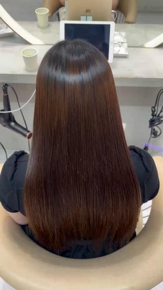 ロング あいり／艶髪 、透明感カラー🩶のヘアスタイル