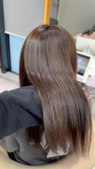 ロング カラー あいり／艶髪 、透明感カラー🩶のヘアスタイル