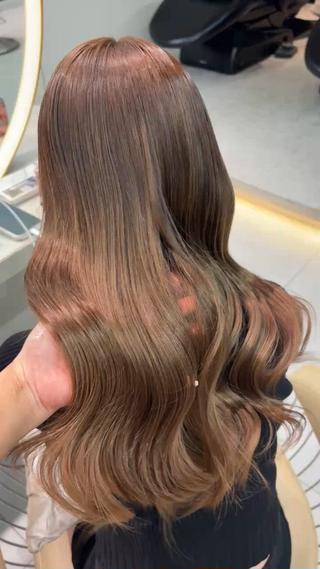ロング カラー あいり／艶髪 、透明感カラー🩶のヘアスタイル