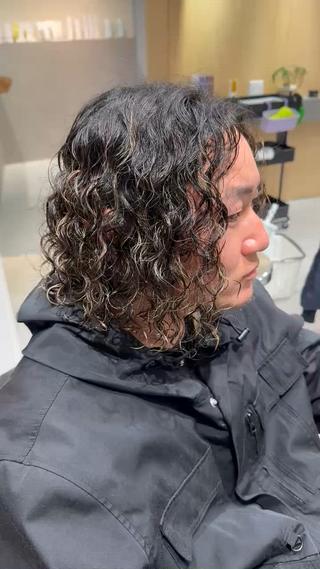 パーマ メンズ 岩本 翔夢のヘアスタイル
