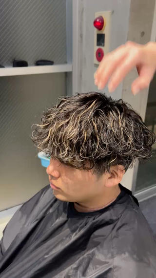 波巻きパーマ+ハイライト️
濡れた状態でもかっこいい