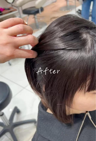 【全体カット+部分縮毛矯正】
全体カットはロングからバッサリ
あごラインの長さに、レイヤーを少し入れて丸みのある自然なショートボブに!
縮毛矯正は顔まわり中心のクセを自然にまっすぐ
ツヤもましましで盛れる前髪が作れます