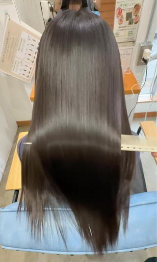 【バージン毛専用】髪質改善美髪矯正
癖を伸ばすのはもちろん、真っ直ぐになり過ぎない地毛風ストレートに仕上げます
髪質改善トリートメント×縮毛矯正を同時に施術する事で【柔らかさ】【艶感】UP
学生から大人の女性まで人気です