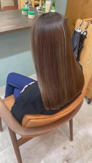 ロング カラー 吉本 美希のヘアスタイル