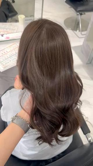 カラー ❤︎REIKA❤︎ ブリーチなしWカラーのヘアスタイル