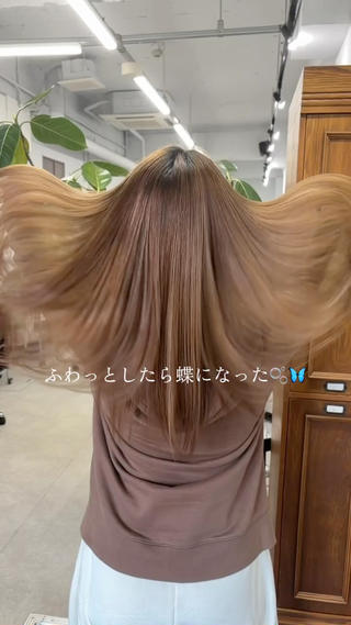 ふわっとしたら蝶になった𓂃
思わず触れたくなる、柔らかく艶のある髪へ。
自然な縮毛矯正で、乾かすだけでもまとまりやすい髪に
広がり・うねり・パヤパヤが気になる方はぜひご相談ください!
京都・烏丸|DARTS