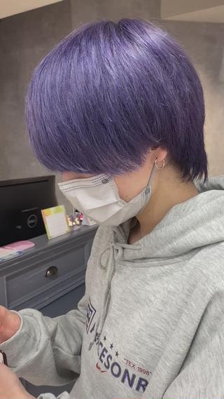 ブリーチ2〜3回で色落ちはシルバーになるように
#メンズ#メンズサロン#メンズ美容師#なんば#ブリーチ#カラー#ミルクティー#シルバー#パープル