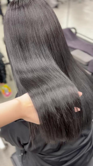 ロング カラー ヘアアレンジ 🌈くれは🎨デザイ ン🌟ダメージレスのヘアスタイル