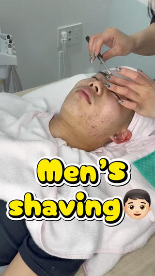 シェービングは自分で剃るよりも産毛や古い角質までしっかりオフできるので、肌のトーンが一段上がって見えるのが特徴です
・清潔感アップ
・肌触りがなめらかになる
・化粧水の入りが良くなる
・ニキビ予防にもつながる
第一印象を少しでも良くしたい人や、自己処理で肌荒れしやすい人には特におすすめです
気になる方は一度試してみてください!
#メンズシェービング
#清潔感アップ
#垢抜け男子
#肌ケア男子
#メンズ美容
#第一印象アップ
#美肌男子
#自己処理卒業
#シェービングサロン
#ニキビケア