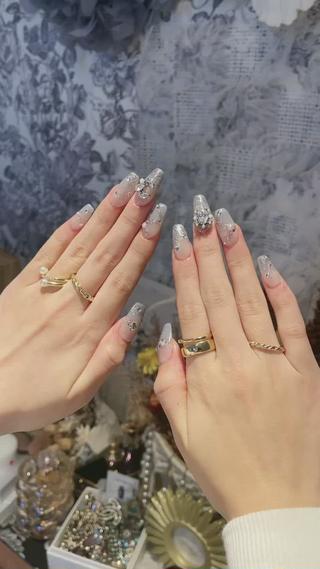セミロング めぐみのネイルサロン スタッフ練習のネイルデザイン