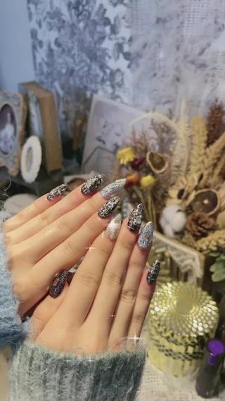 セミロング めぐみのネイルサロン スタッフ練習のネイルデザイン