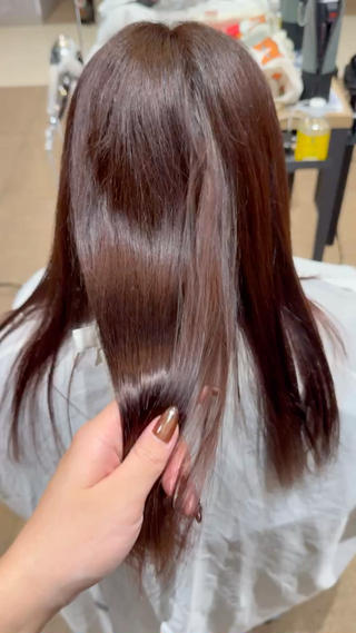 【カラーモデル】赤が強すぎないほんのり赤なブラウン