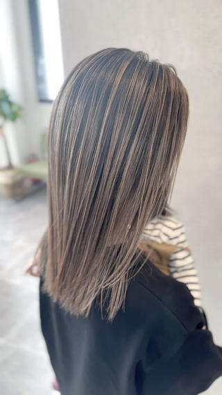 #ダブルカラー #インナーカラー #ハイライト #ケアブリーチ #リタッチ #カラーモデル #イルミナカラー #クオルシアカラー #アディクシーカラー #シールエクステ #エクステ #イヤリングカラー #バレイヤージュ #シャドールーツ #エアタッチ