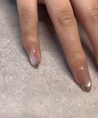 マグネット×ミラーフレンチ
#ネイル#ジェルネイル#久留米プライベートネイルサロン#マグネットネイル#ミラーフレンチ#ワンホンネイル