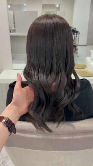 ミディアム カラー ハナダ メイのヘアスタイル