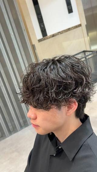 波巻きシャドウパーマ
直毛で動きが出ない方おすすめです。