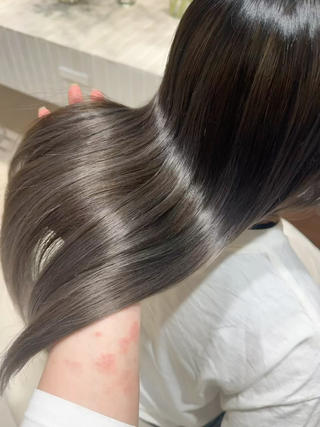 前回入れたハイライトに2ヶ月後オンカラーデザインを活かしつつカラーのみで長期間楽しめます