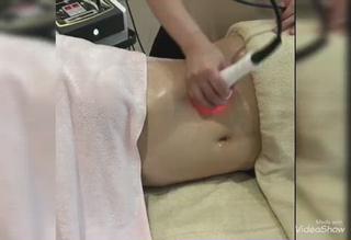 青森県初♡最新型ハイパーナイフ6を使用♪♪
痩身で1番人気の機械です!
痛みはほぼ無く温かくて気持ちいです。
1回でも変わりやすいですが3日後さらにスッキリするので変化が楽しめます♪