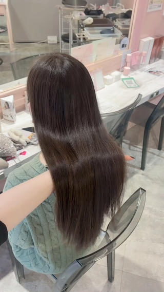 うる艶まとまる美髪縮毛矯正⋆˙⟡
ナチュラルさを残した縮毛矯正
なので日常的に巻くのが多い人でも!!
柔らかさのある縮毛でまとまり感◎
クセはあまり無いけど、髪の毛にまとまりが欲しい方におすすめです︎︎
