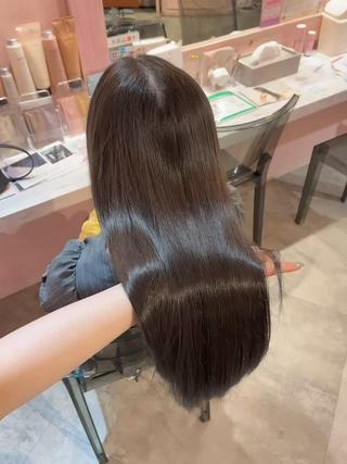 ︎︎︎︎透明感⸌̟͂̋⸍̑⸜̑⸝͂ダークグレージュ︎︎︎︎
透明感カラー×髪質改善トリートメントは相性抜群!!◎
オレンジ味赤みをしっかり消しつつ、
透明感たっぷりな配合で透け感!!
トリートメント効果でツヤ感もプラスされて色素薄めなカラーリングに…