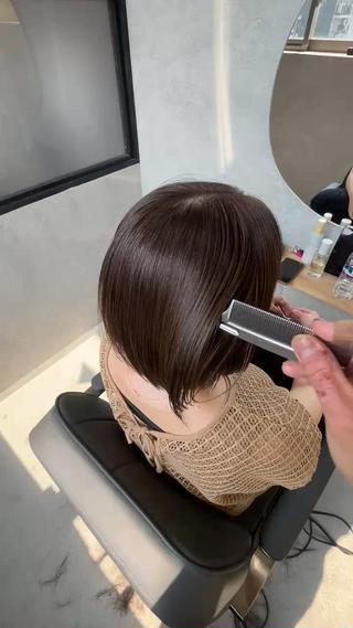 ショートやボブでもピンピンにならない美髪矯正で艶髪になれます!