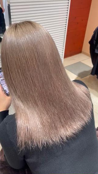 透明感のあるミルクティー
履歴にもよりますがブリーチ2回〜
