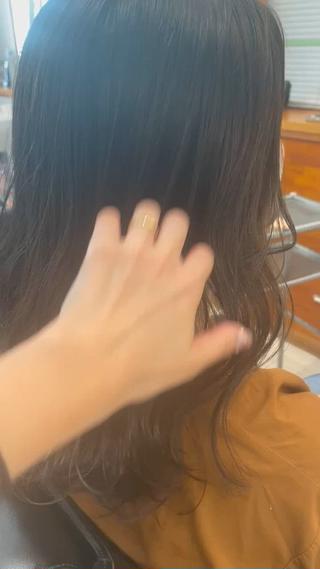 透明感の出るスロウカラーを使用。
グレージュカラーがおすすめ
大人上品カラー