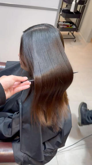 ロング カラー パーマ ヘアアレンジ メンズ キッズ ネイル マツエク・マツパ アイブロウ ✨髪質改善専門店✨ QOLU✨のヘアスタイル