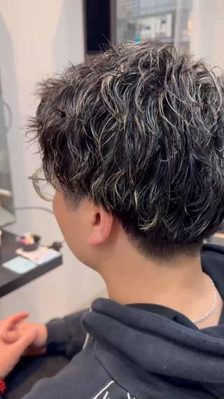 カラー パーマ メンズ 近江 直毅のヘアスタイル