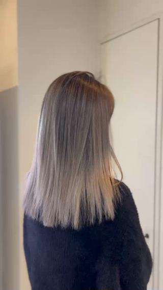 ミディアム カラー Lia 瑠莉花のヘアスタイル