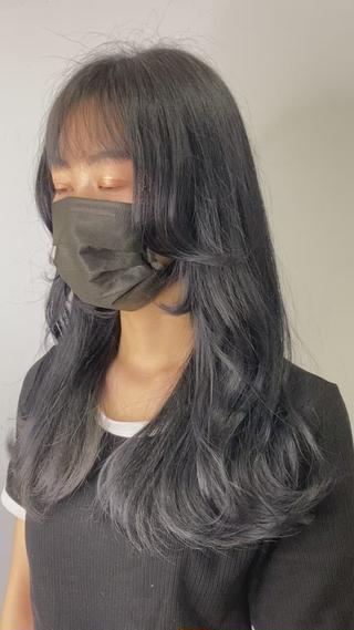 暗めでも透けるグレー