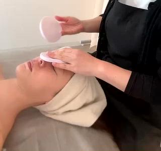 クレンジング、洗浄の後、ホカホカのホットタオルが気持ちいいです(о´∀`о)