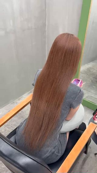 カラー miloc sayaのヘアスタイル