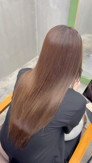 カラー miloc sayaのヘアスタイル