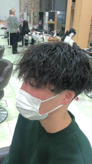 スパイラル強めのツイストスパイラル
#センターパート
#メンズパーマ
#ツイストスパイラル
#波巻きスパイラル
#ニュアンスパーマ
#無造作
#吉祥寺
