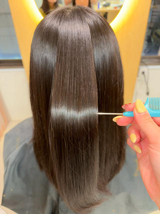 艶々に天使の輪が手に入っちゃう⸝⋆
縮毛矯正
これからの季節にピッタリです!お客様に合ったお薬を使ってつやつや髪を現実に