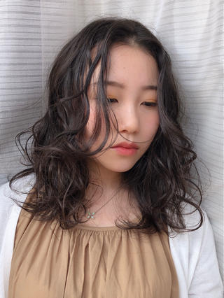 セミロング ヘアアレンジ 【ピンク/韓国ヘア/ ヘアセット】亜海のヘアスタイル